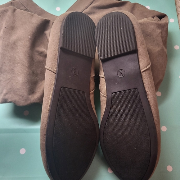 Boots - Picture 5 of 6